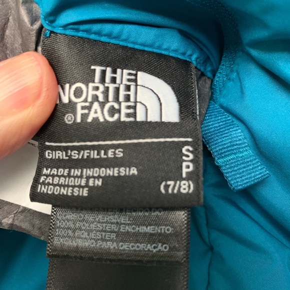 NORTH FACE GIRLS LONG REVERSIBLE COAT, 2 zipped pockets,hooded,warm,washable 😀 - Picture 14 of 14